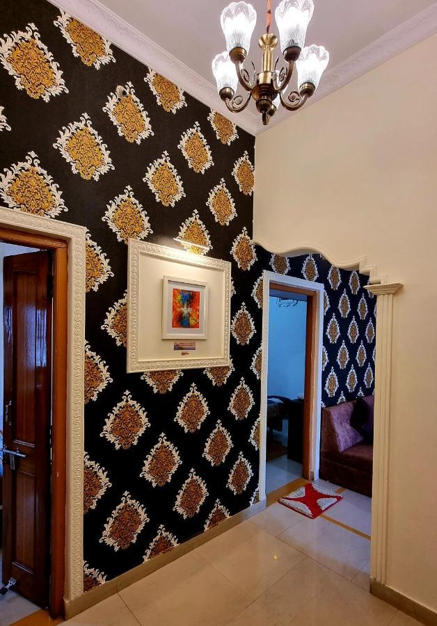 Aditya Premium Homestay- Furnished Air Conditioned- 2Bhk 贾巴尔普尔 外观 照片