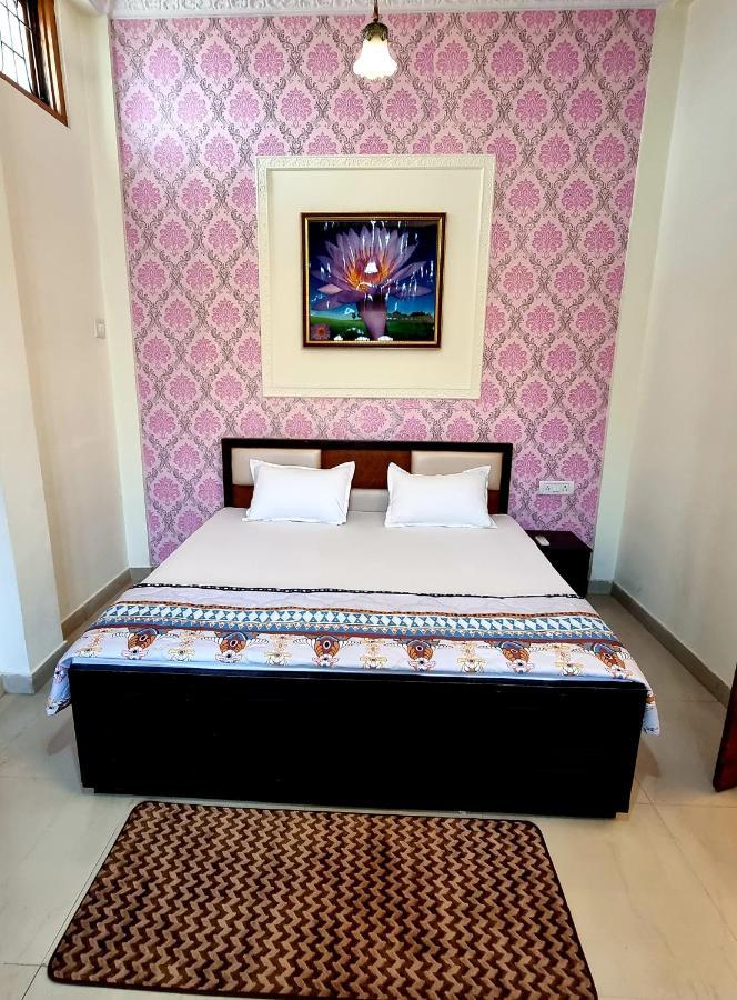 Aditya Premium Homestay- Furnished Air Conditioned- 2Bhk 贾巴尔普尔 外观 照片