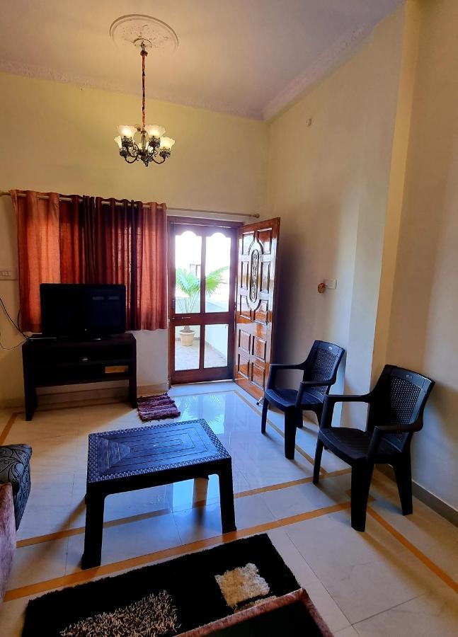 Aditya Premium Homestay- Furnished Air Conditioned- 2Bhk 贾巴尔普尔 外观 照片