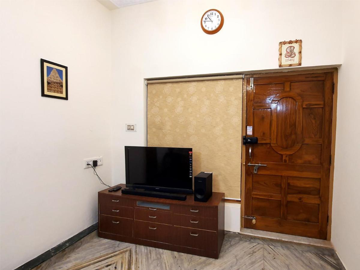 Aditya Premium Homestay- Furnished Air Conditioned- 2Bhk 贾巴尔普尔 外观 照片