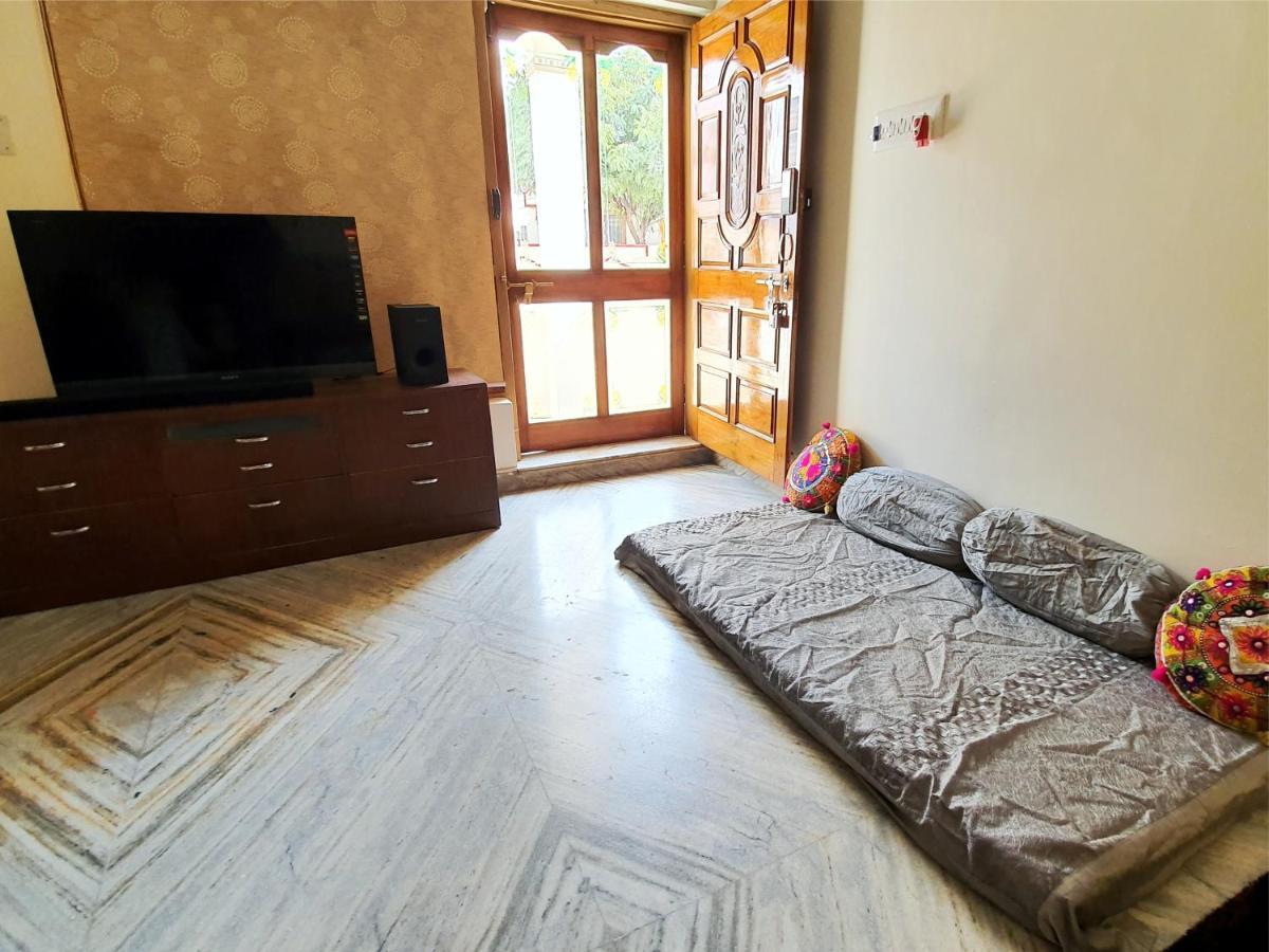 Aditya Premium Homestay- Furnished Air Conditioned- 2Bhk 贾巴尔普尔 外观 照片