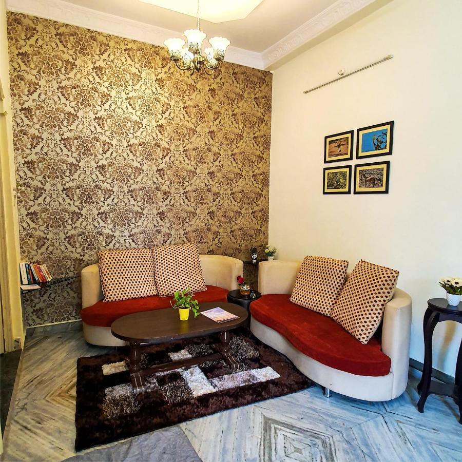 Aditya Premium Homestay- Furnished Air Conditioned- 2Bhk 贾巴尔普尔 外观 照片